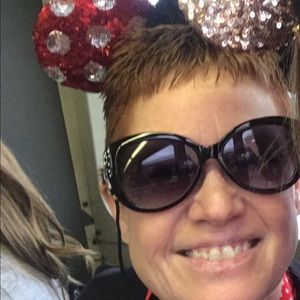 Meet your Posher, Debbie